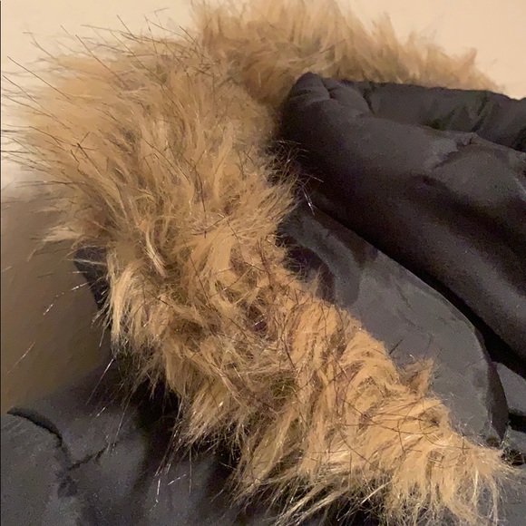 NEW! Faux fur puffer jacket - Picture 7 of 8